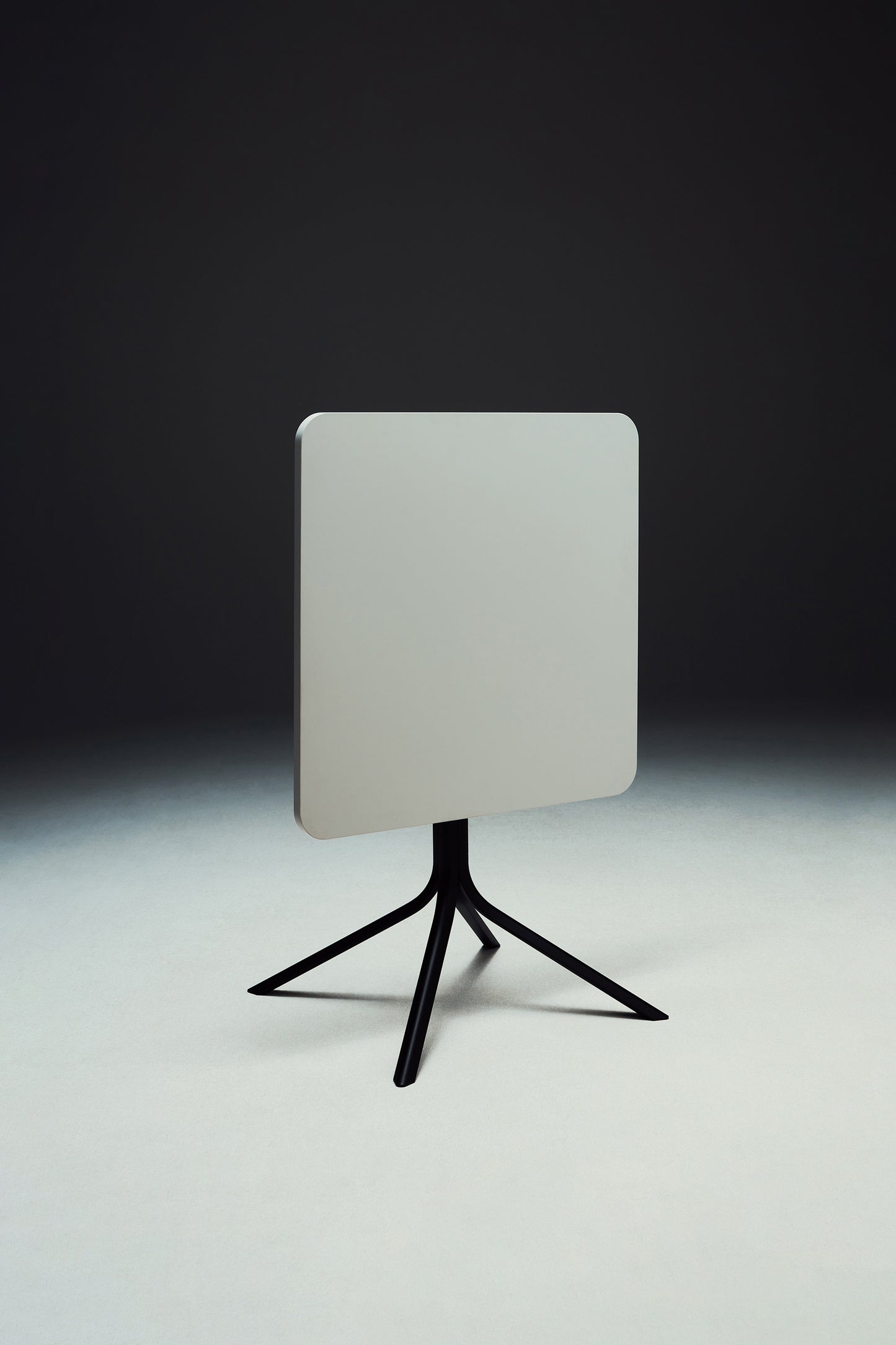 Table High Tri